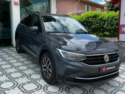 Cinzento cinzento Usado 2022 VW Tiguan Life SUV | € 29.950 (Preço justo)