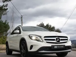 Branco Usado 2016 Mercedes GLA200 Style SUV | € 20.400 (Preço justo)