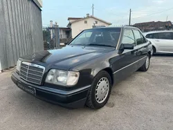 Cinza Usado 1992 Mercedes E200 Sedan | € 7.498