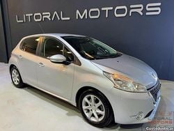 Cinza Usado 2015 Peugeot 208 Active Citadino | € 7.900 (Bom preço)