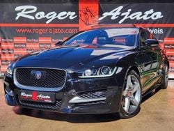 Preto (metalizado) Usado 2016 Jaguar XE R-Sport Sedan | € 22.900 (Preço elevado)