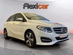 Branco Usado 2017 Mercedes B180 Style Monovolume | € 17.890 (Preço justo)