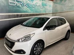 Branco Usado 2018 Peugeot 208 Citadino | € 11.750 (Preço justo)