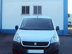Branco Usado 2018 Peugeot Partner Monovolume | € 12.500 (Bom preço)