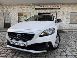 Branco Usado 2014 Volvo V40 CC Momentum Carrinha | € 13.500 (Preço justo)