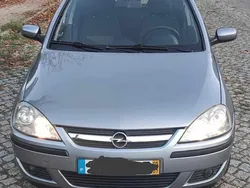 Cinzento Usado 2005 Opel Corsa Citadino | € 2.990 (Preço justo)