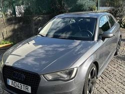 Cinzento Usado 2014 Audi A3 Premium Citadino | € 13.250 (Preço justo)