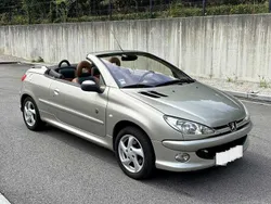 Usado 2003 Peugeot 206 CC Roland Garros Cabrios | € 4.500