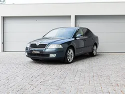Cinza Usado 2005 Skoda Octavia Elegance Citadino | € 6.500