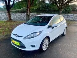 Branco Usado 2010 Ford Fiesta Trend Citadino | € 6.250 (Preço justo)