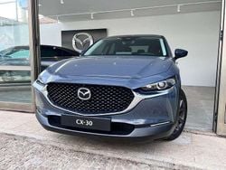 Azul Novo 2025 Mazda CX-30 Exclusive-Line SUV | € 38.400