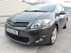 Cinza Usado 2011 Toyota Auris Sport Citadino | € 10.750 (Preço justo)