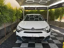 Branco Usado 2023 Citroën e-C4 Shine SUV | € 23.900 (Bom preço)