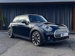 Azul Usado 2021 Mini Cooper SE Citadino | € 21.400 (Preço justo)