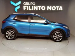 Azul Usado 2024 Kia Stonic SUV | € 17.990 (Preço justo)
