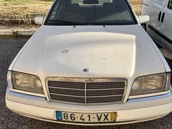Usado 2004 Mercedes C200 Sedan | € 1.100