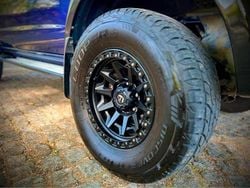 Azul Usado 2004 Nissan Navara Pickup | € 15.250 (Preço justo)