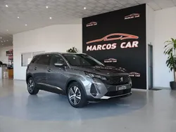 Cinzento Usado 2021 Peugeot 5008 Allure Monovolume | € 31.400 (Preço justo)