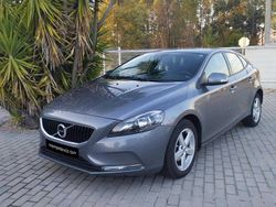 Cinzento Usado 2016 Volvo V40 | € 11.490 (Preço elevado)