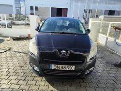 Preto Usado 2010 Peugeot 5008 Monovolume | € 4.500 (Super Preço)