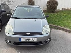 Cinzento Usado 2002 Ford Fiesta Citadino | € 2.750 (Bom preço)