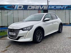 Branco Usado 2021 Peugeot e-208 Allure Citadino | € 16.900 (Preço elevado)