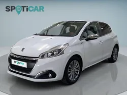 Branco Usado 2017 Peugeot 208 Style Citadino | € 11.990 (Preço justo)