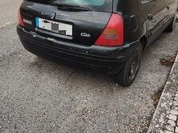 Usado 2001 Renault Clio II Sedan | € 1.050 (Bom preço)