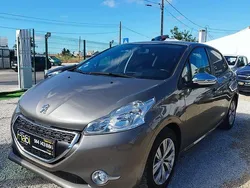 Castanho Usado 2015 Peugeot 208 Style Citadino | € 8.650 (Preço justo)