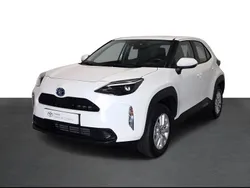 Branco (sólida) Usado 2024 Toyota Yaris Comfort Sedan | € 26.750 (Preço elevado)
