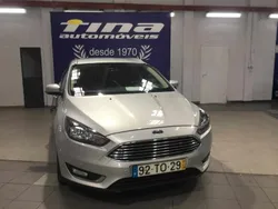 Cinzento Usado 2017 Ford Focus Citadino | € 11.950 (Preço elevado)