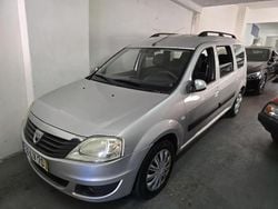 Cinzento prata metalizado Usado 2011 Dacia Logan Comfort Sedan | € 5.750
