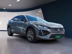 Cinza Usado 2024 Peugeot 408 Allure Sedan | € 29.900 (Preço justo)