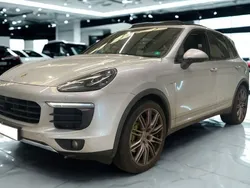 Cinza Usado 2015 Porsche Cayenne S E-Hybrid SUV | € 38.990