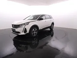 Branco Usado 2024 Peugeot 5008 Monovolume | € 31.900 (Preço elevado)