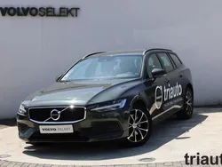 Pine grey Usado 2022 Volvo V60 Momentum Carrinha | € 35.800 (Caro)
