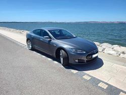 Cinzento Usado 2013 Tesla Model S Citadino | € 25.500