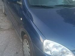 Usado 2004 Opel Corsa Sedan | € 2.400 (Preço justo)