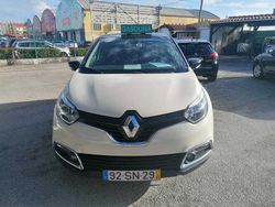 Castanho Usado 2017 Renault Captur SUV | € 12.900 (Preço justo)
