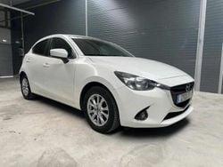 Branco Usado 2015 Mazda 2 Citadino | € 6.500