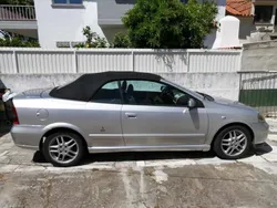 Cinzento Usado 2002 Opel Astra Cabriolet Cabrios | € 5.500