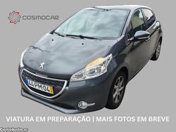 Cinza Usado 2015 Peugeot 208 Citadino | € 8.700 (Preço justo)