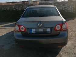 Usado 2006 VW Jetta Sedan | € 3.800 (Bom preço)