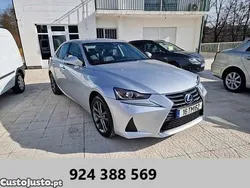 Cinza Usado 2017 Lexus IS300h Executive Line Sedan | € 22.000
