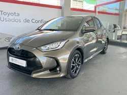 Bronze (pintura metalizada) Usado 2022 Toyota Yaris Sedan | € 22.250 (Preço justo)