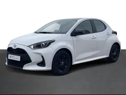 Branco (sólida) Usado 2023 Toyota Yaris Comfort Sedan | € 19.250 (Preço justo)