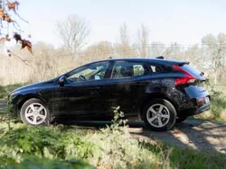 Preto Usado 2017 Volvo V40 Carrinha | € 19.300 (Preço elevado)