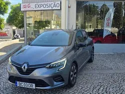 Cinza Usado 2023 Renault Clio V Evolution | € 16.900 (Preço justo)