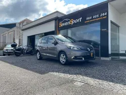 Cinzento Usado 2015 Renault Scénic III Monovolume | € 11.000 (Preço justo)