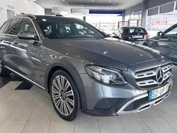 Cinzento Usado 2018 Mercedes E220 Sedan | € 39.500 (Caro)